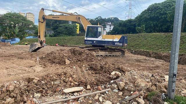 Excavator on earthworks
