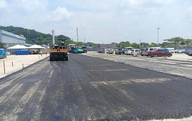 Asphalt paving at Jalan Gapi