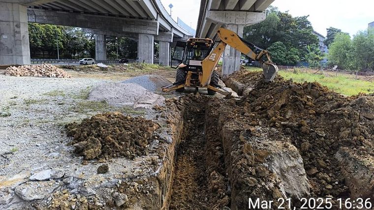 Median drainage construction at NKVE KM19.6-19.7